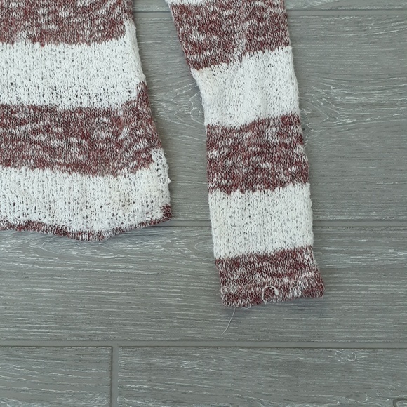 3/$20 Kirra women's stripe sweater size m - Picture 2 of 7